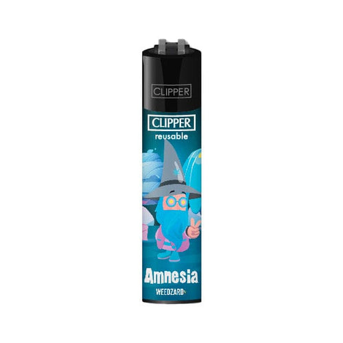 Accendino Clipper con immagine di un mago e testo: "CLIPPER reusable Amnesia WEEDZARD" su sfondo blu scuro.