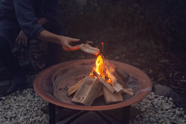 Come Usare Una Pressa Per Polline Per Fare Panetti Di Hashish - Zamnesia  Blog